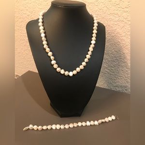 Beautiful Baroque Pearl Necklace and Bracelet Bundle 14KT Gold Clasp